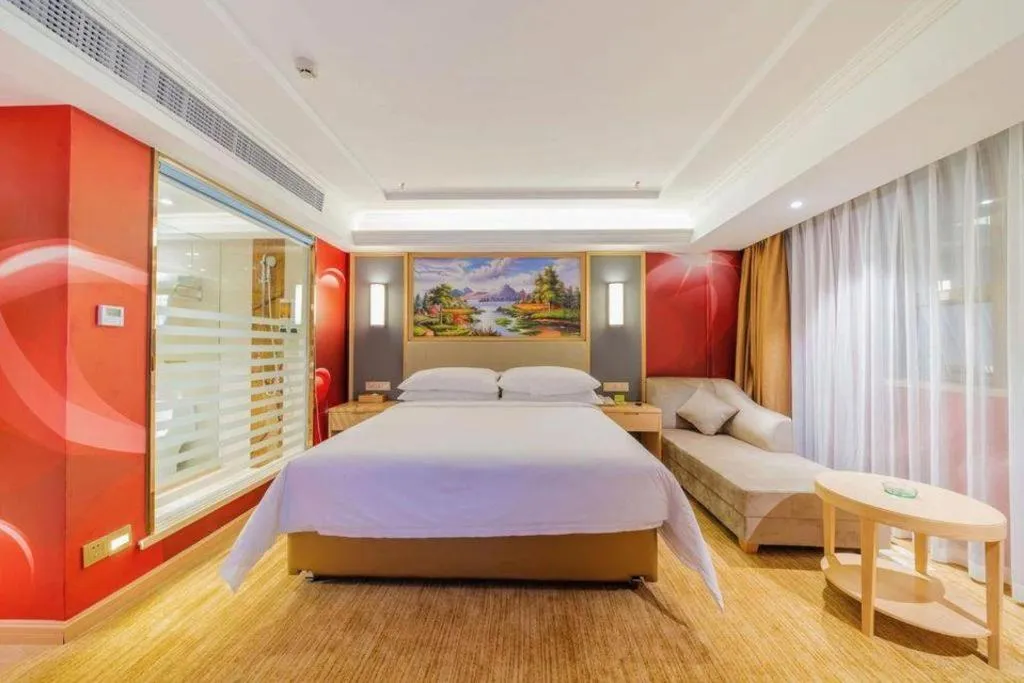 Bed in Vienna Hotel Guangdong Dongguan East Station