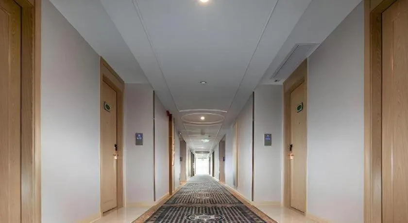 Vienna Hotel Guangdong Foshan West Station Airport Luocun