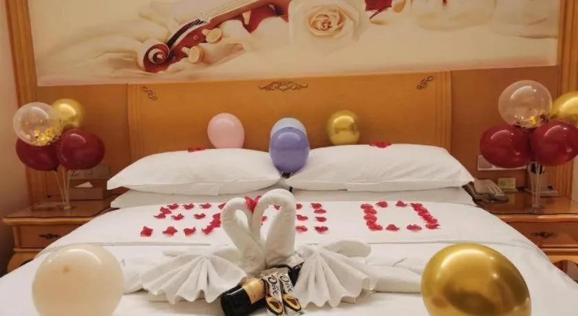 Bed in Vienna Hotel Kunming Beijing Road Chuanxin Gulou Metro Station