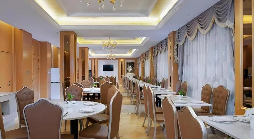 Vienna Hotel Kunming Beijing Road Chuanxin Gulou Metro Station