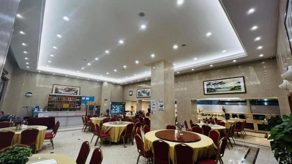 Vienna Hotel Ganzhou Economic Development Zone 1st Hospital West High-Speed Railway Station