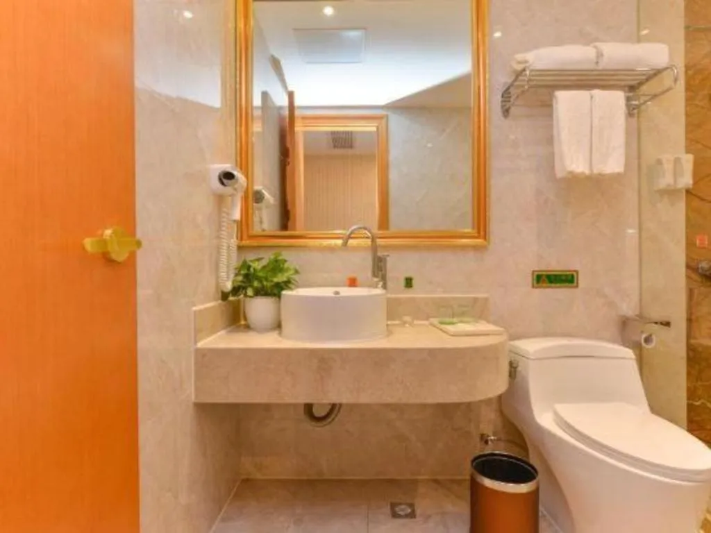 Vienna Hotel Shanghai Hongqiao National Exhibition Cente Sijing Metro Station