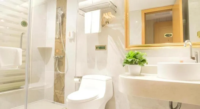 Vienna Hotel Shanghai Hongqiao National Exhibition Cente Sijing Metro Station