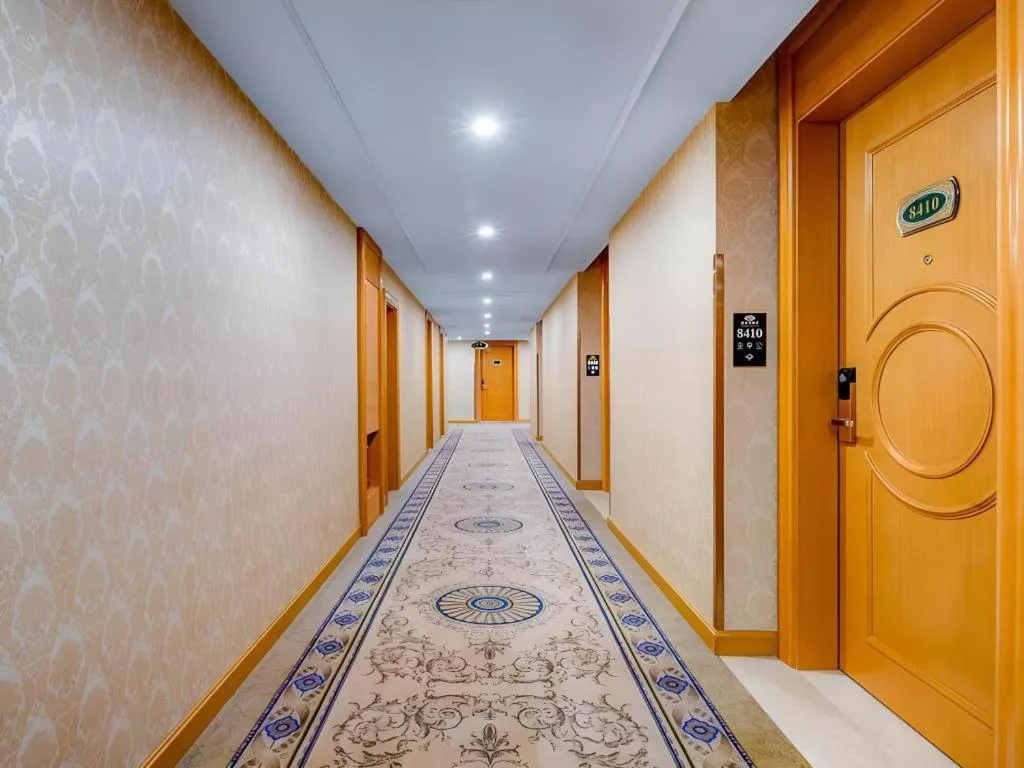 Vienna Hotel Shanghai Hongqiao National Exhibition Cente Sijing Metro Station