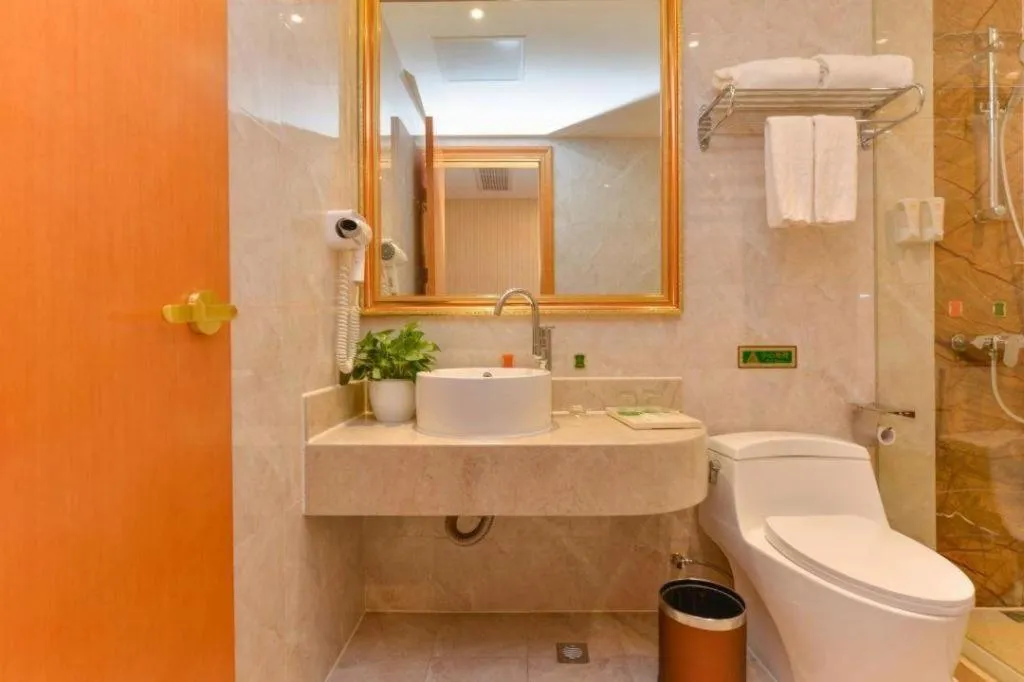 Vienna Hotel Shanghai Hongqiao National Exhibition Cente Sijing Metro Station