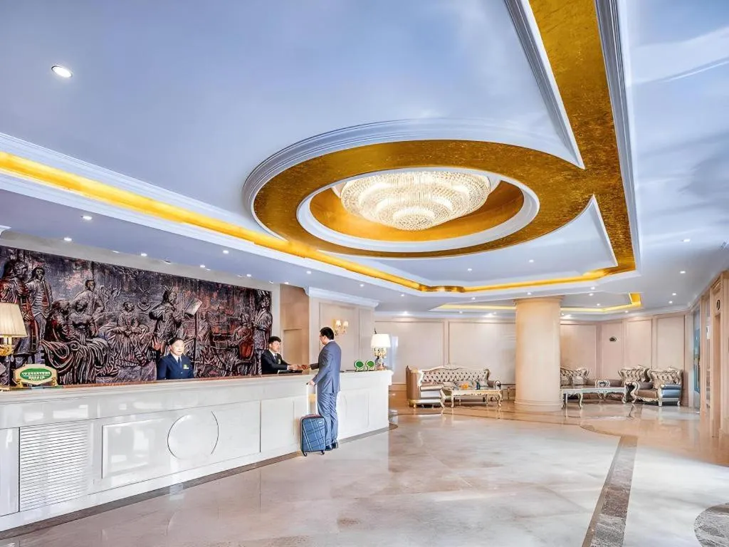 Vienna Hotel Shanghai Hongqiao National Exhibition Cente Sijing Metro Station