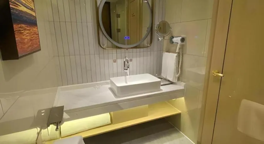 Vienna Hotel Guangdong Shaoguan Renhua Danxiashan County Center