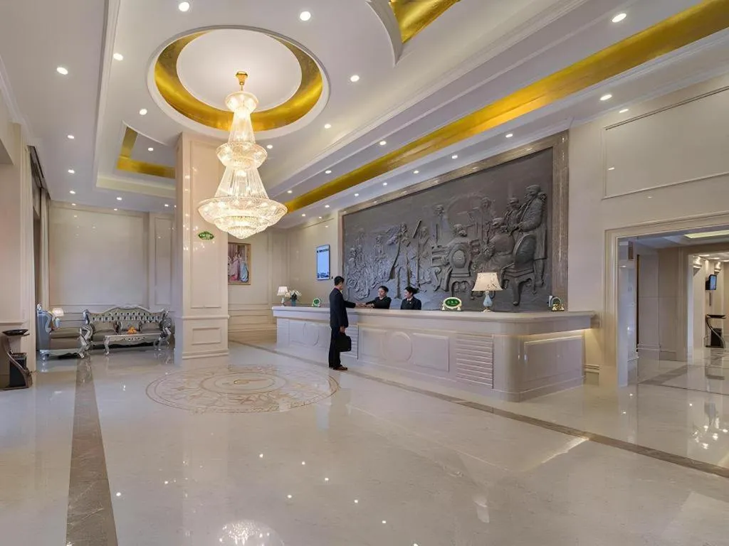 Vienna Hotel Guangdong Shaoguan Renhua Danxiashan County Center