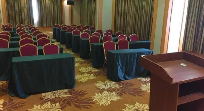 Vienna Hotel Guangdong Shaoguan Renhua Danxiashan County Center