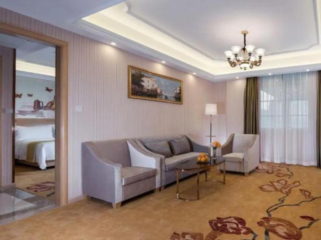 Vienna Hotel Chengdu Chadianzi Toursim Center