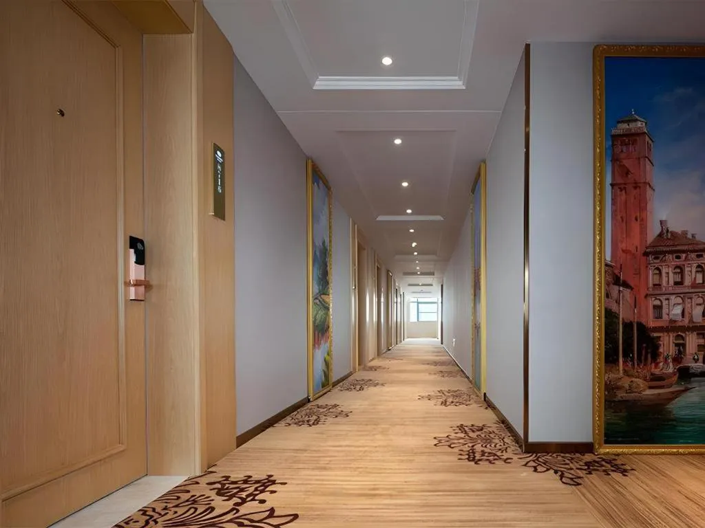 Vienna Hotel Nanchang West Station Guobo Metro Station