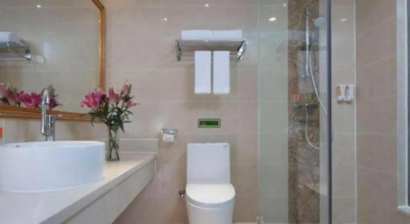 Vienna Hotel Guangdong Zhaoqing Sihui Center Jade Expo Market