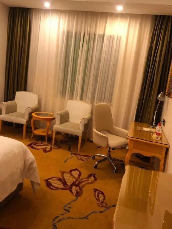 Vienna Hotel Guangdong Zhaoqing Sihui Tianguangxu