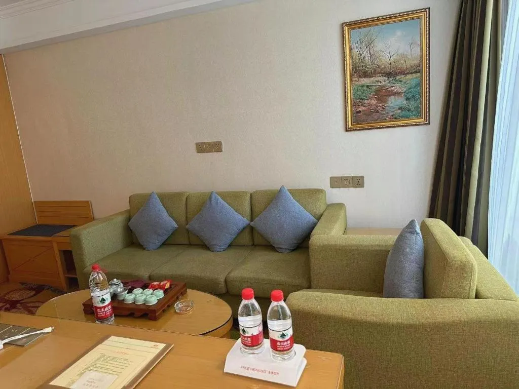 Vienna Hotel Guangdong Zhaoqing Sihui Tianguangxu