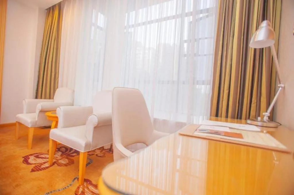 Vienna Hotel Guangdong Zhaoqing Sihui Tianguangxu