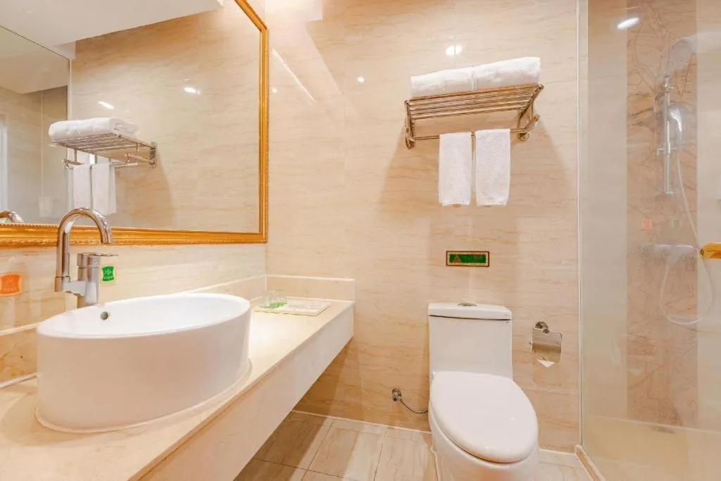 Vienna Hotel Guangdong Shantou South Bus Station