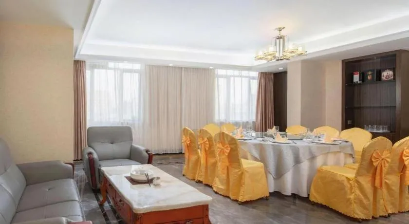 Vienna Hotel Guangdong Shantou South Bus Station