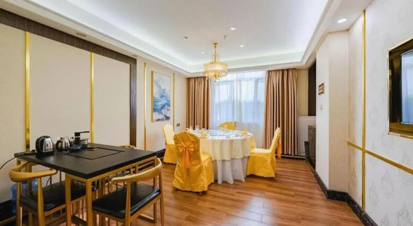 Vienna Hotel Guangdong Shantou South Bus Station