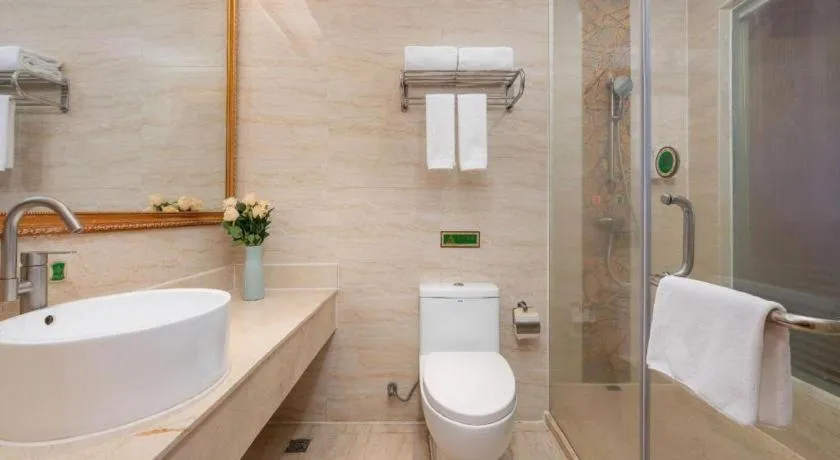 Vienna Hotel Guangdong Shantou South Bus Station