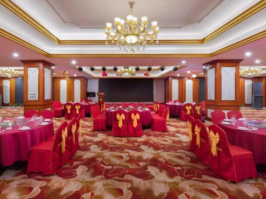 Vienna Hotel Guangdong Shantou South Bus Station