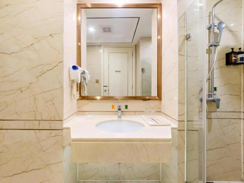 Vienna Hotel Guangdong Shantou South Bus Station