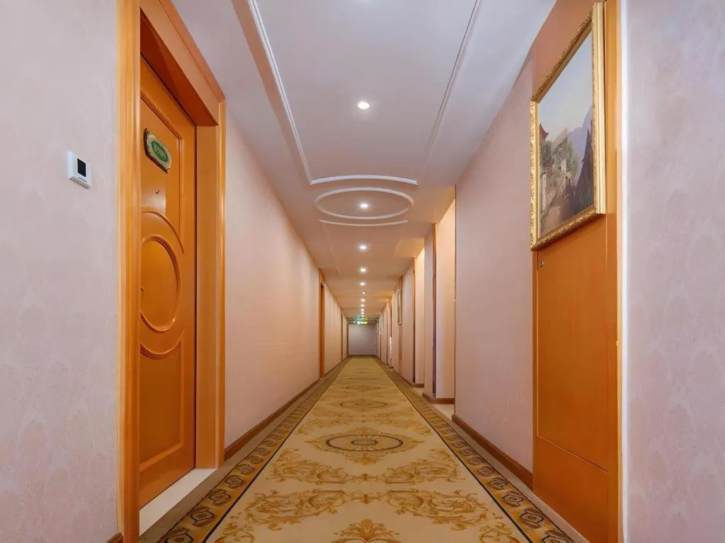 Vienna Hotel Guangdong Shantou South Bus Station