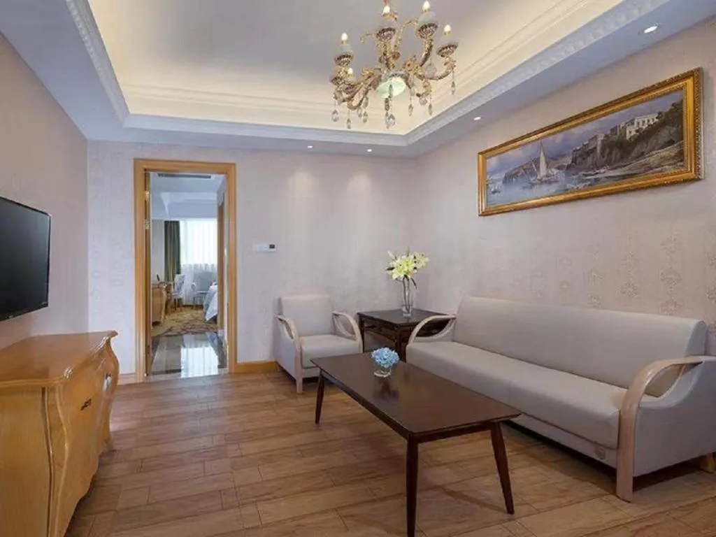 Vienna Hotel Shenzhen Longhua Good Day