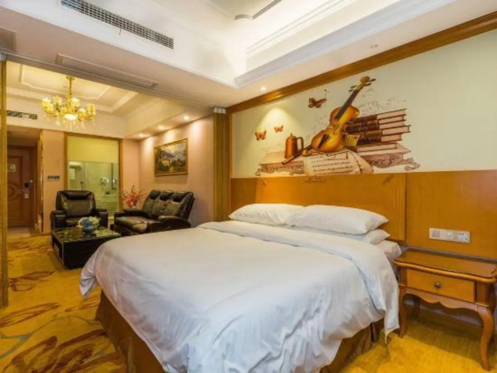 Bed in Vienna Hotel Shanghai Songjiang Market Miaoqian Street