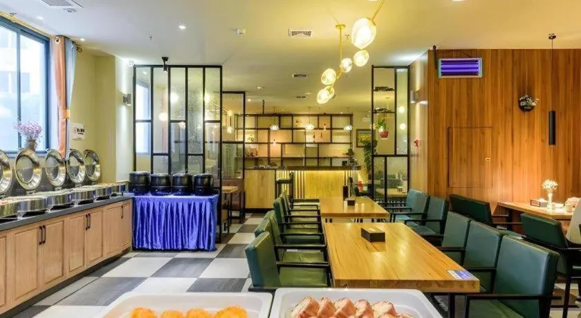 Vienna Hotel Nanning Anji Wanda 33rd Middle School Metro Station