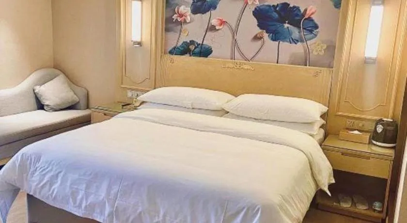 Bed in Vienna Hotel Chongqing Lijiatuo Pedestrian Street