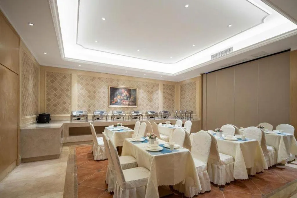 Vienna Hotel Chongqing Lijiatuo Pedestrian Street