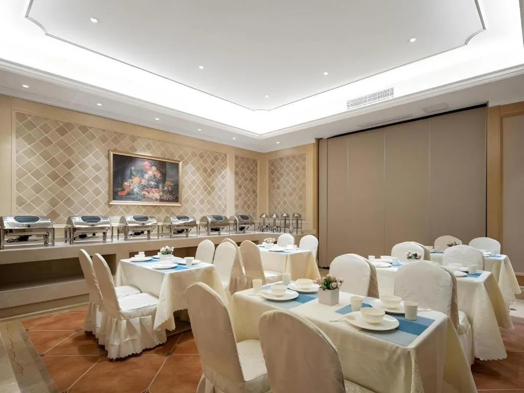 Vienna Hotel Chongqing Lijiatuo Pedestrian Street