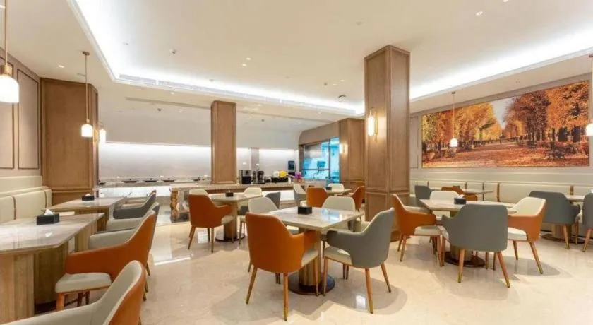 Vienna Hotel Hubei Jinzhou Changjiang University