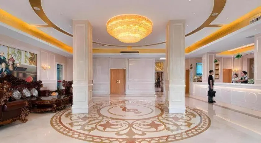 Vienna Hotel Hubei Jinzhou Changjiang University