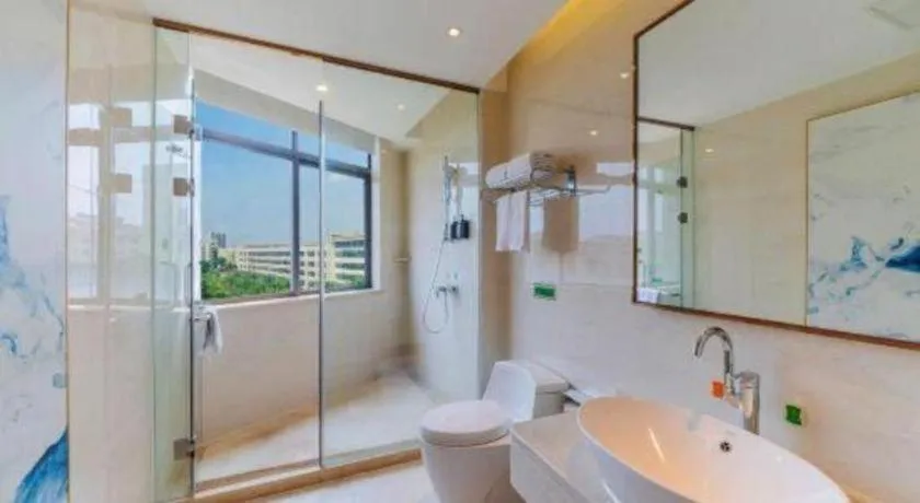 Vienna Hotel Guangdong Zhongshan Xiaolan High-Speed Railway Station