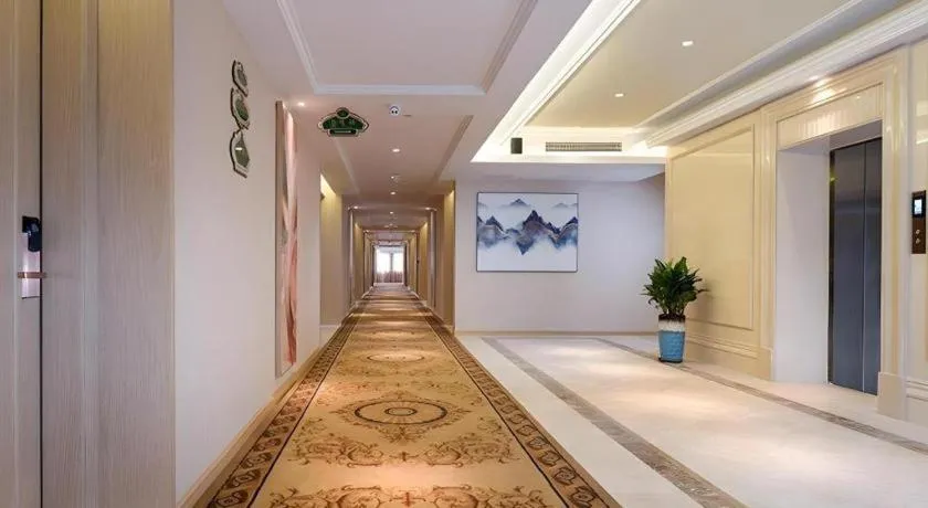 Vienna Hotel Guangdong Zhongshan Xiaolan High-Speed Railway Station