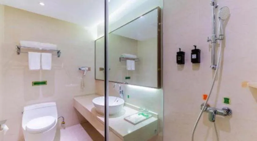 Vienna Hotel Guangdong Zhongshan Xiaolan High-Speed Railway Station