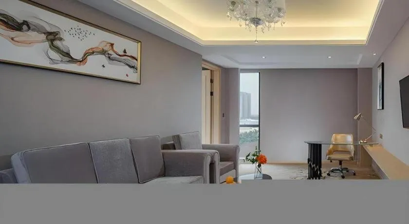 Vienna Hotel Guangdong Zhongshan Xiaolan High-Speed Railway Station