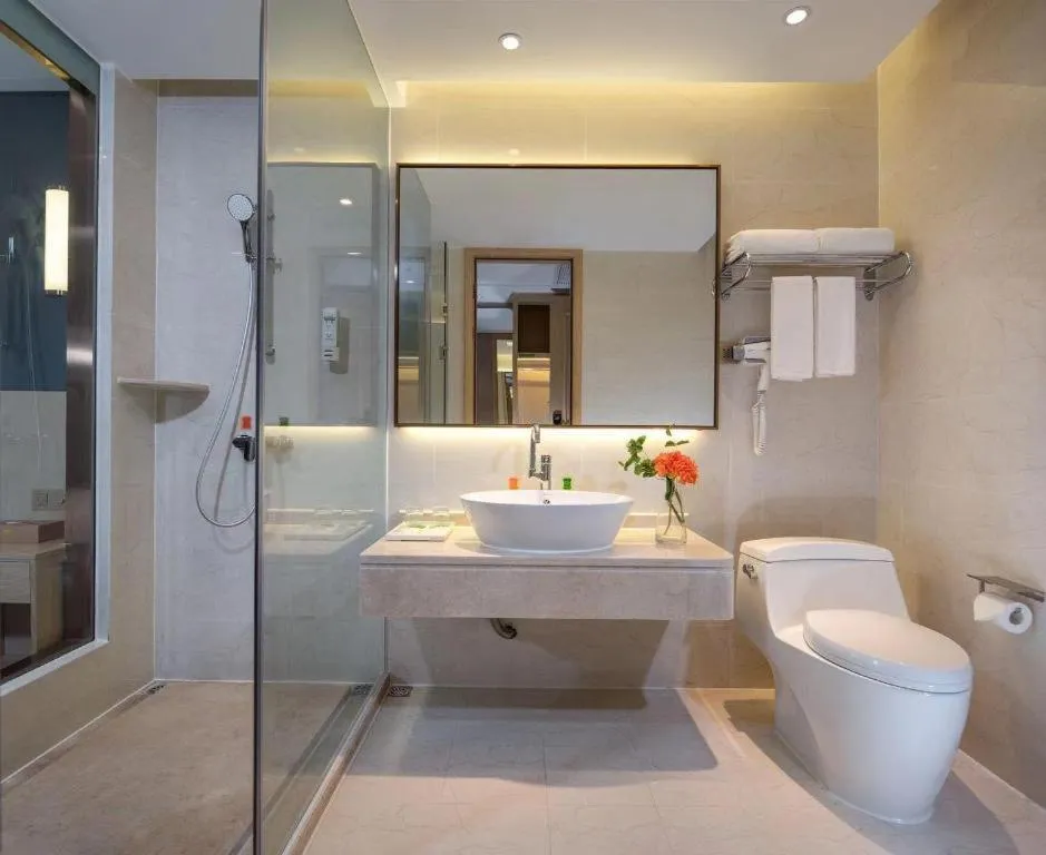 Vienna Hotel Guangdong Zhongshan Xiaolan High-Speed Railway Station