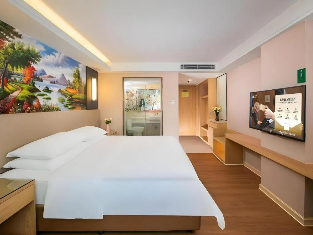 Bed in Venus International Hotel Guangdong Huizhou West Lake