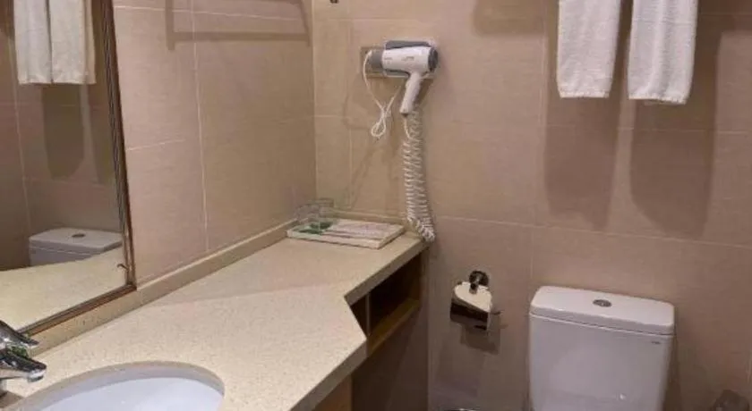 Vienna Hotel Fuzhou Changle Shouzhan Hangcheng Metro Station