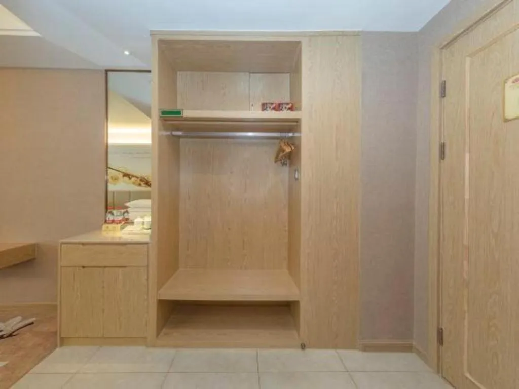 Vienna Hotel Fuzhou Changle Shouzhan Hangcheng Metro Station