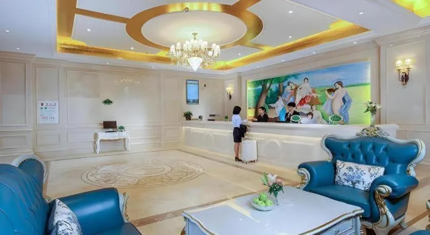 Vienna Hotel Chengdu University of Pertroleum Metro Station