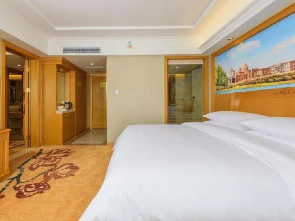 Bed in Vienna Hotel Guangxi Guilin Yongfu Station