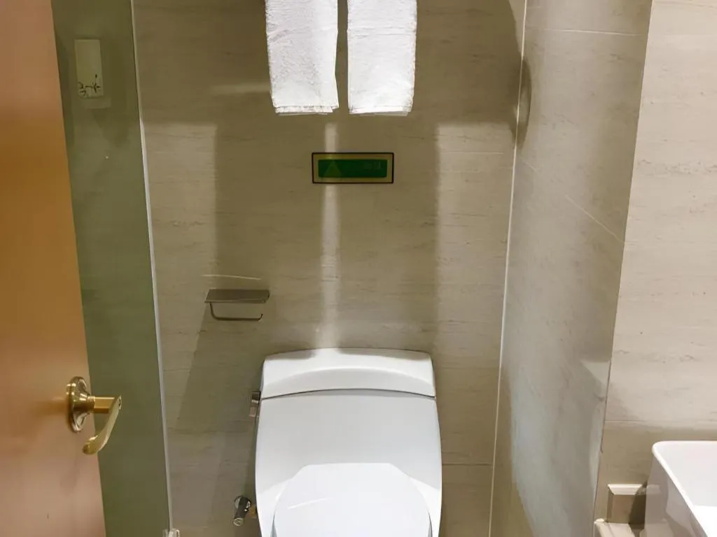 Vienna Hotel Guangxi Hezhou Guposhan Suifeng