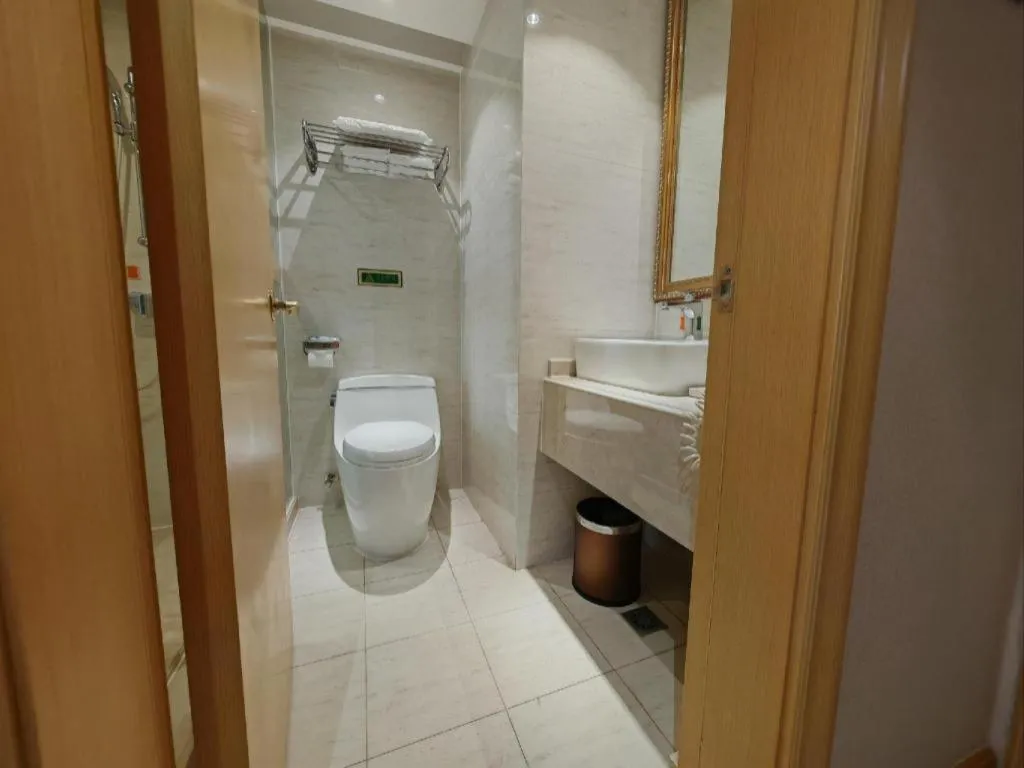 Vienna Hotel Guangxi Hezhou Guposhan Suifeng