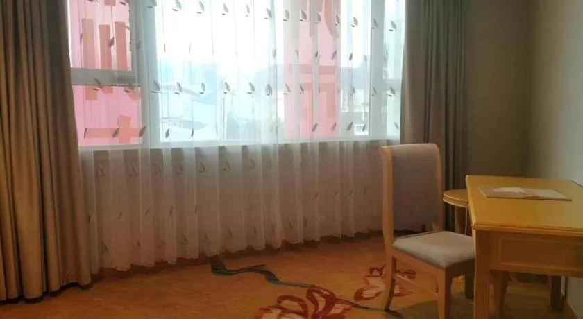 Vienna Hotel Guangxi Hezhou Guposhan Suifeng