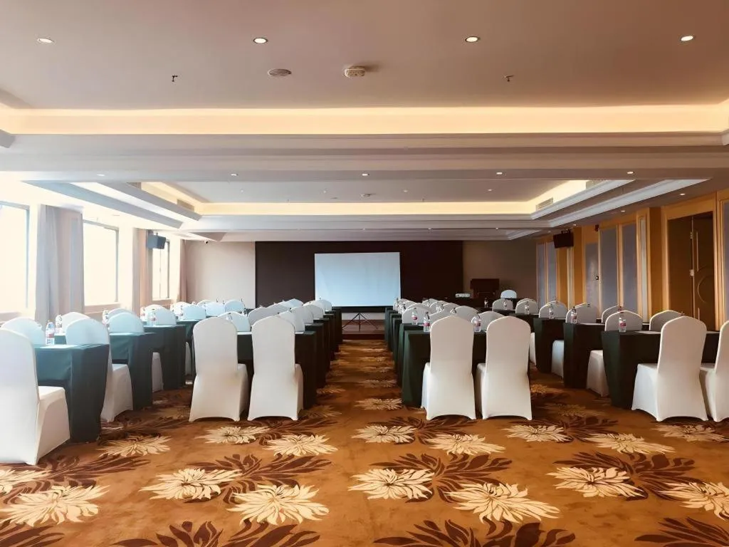 Vienna Hotel Guangxi Hezhou Guposhan Suifeng