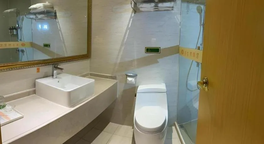 Vienna Hotel Guangxi Hezhou Guposhan Suifeng