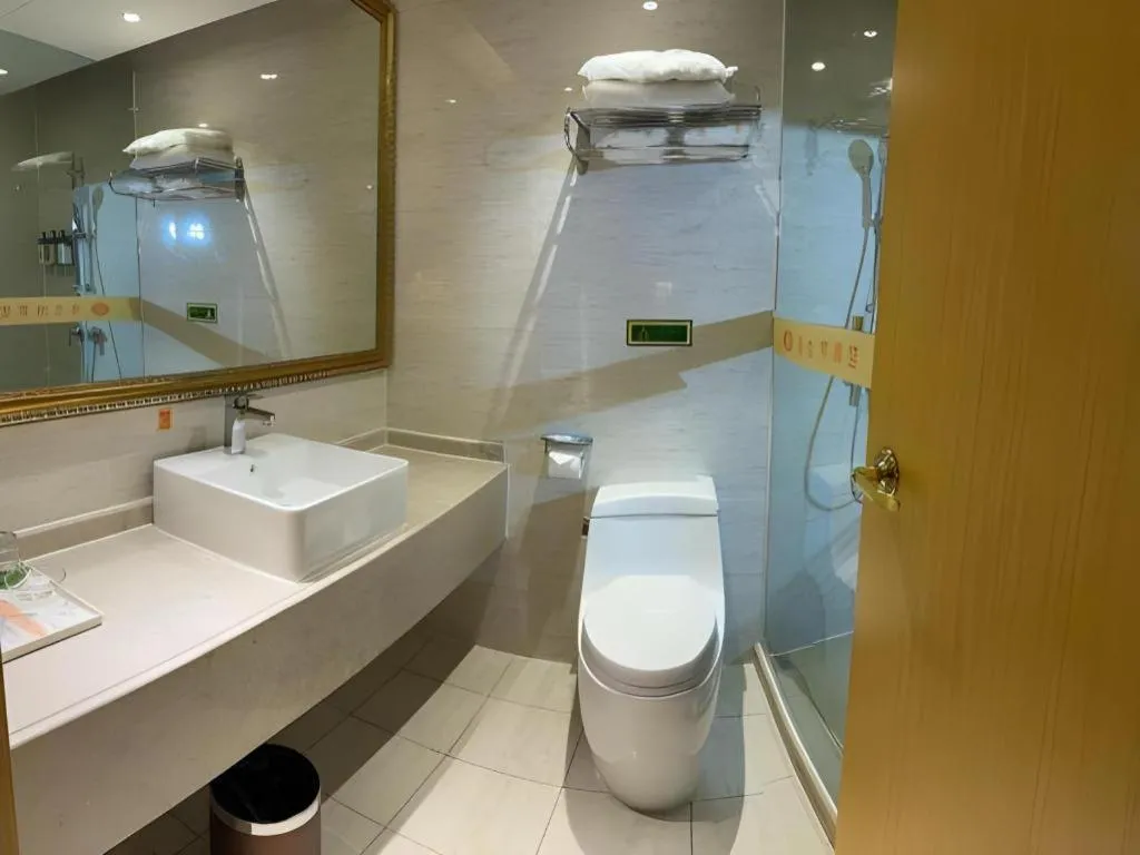 Vienna Hotel Guangxi Hezhou Guposhan Suifeng